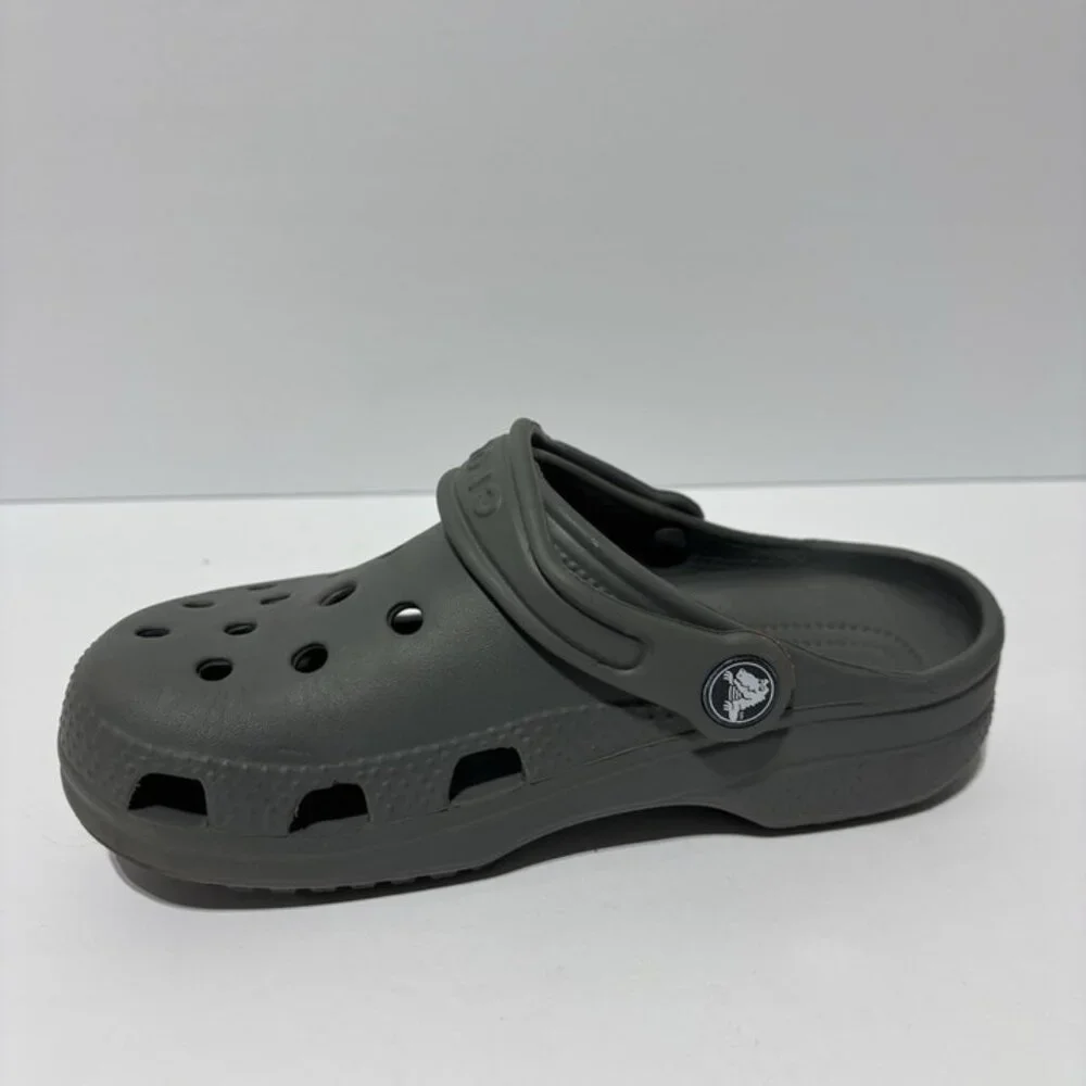 Crocs Kids’ Classic Clogs Gray, Boys’ Size 1 M